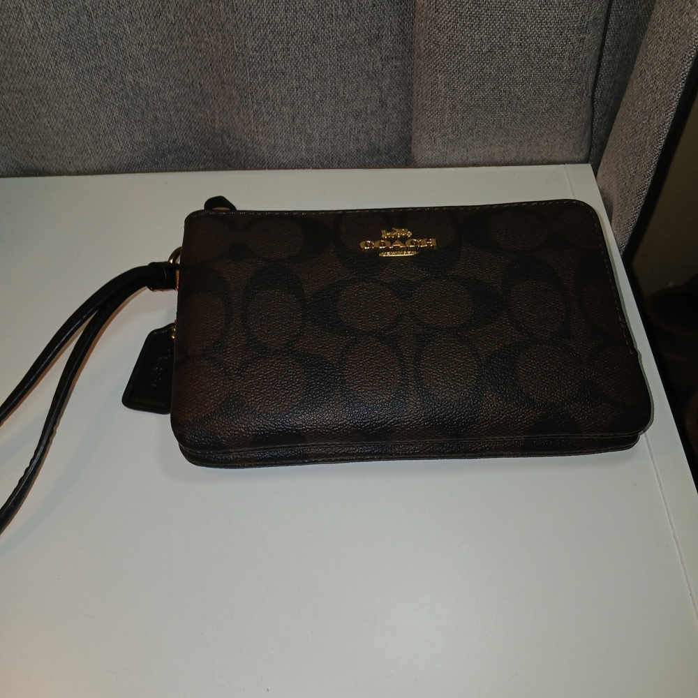 NWOT Coach Brown Signature Wristlet